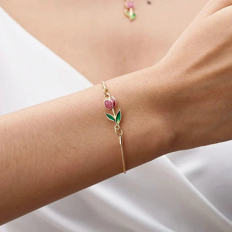 Feminine Floral Tulip Bracelet and Necklace Set