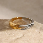Elegant Two Tone Buckle Link Ring